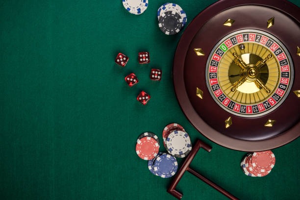Android phone displaying cinema777 Lightning Dice live game interface with three dice and betting options